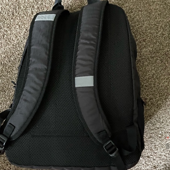 Embark backpack - Picture 2 of 6